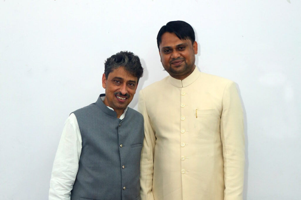 Dr.-Mohammed-Shoaib-With-M.P.-and-Secretary-AICC-Imran-Masood